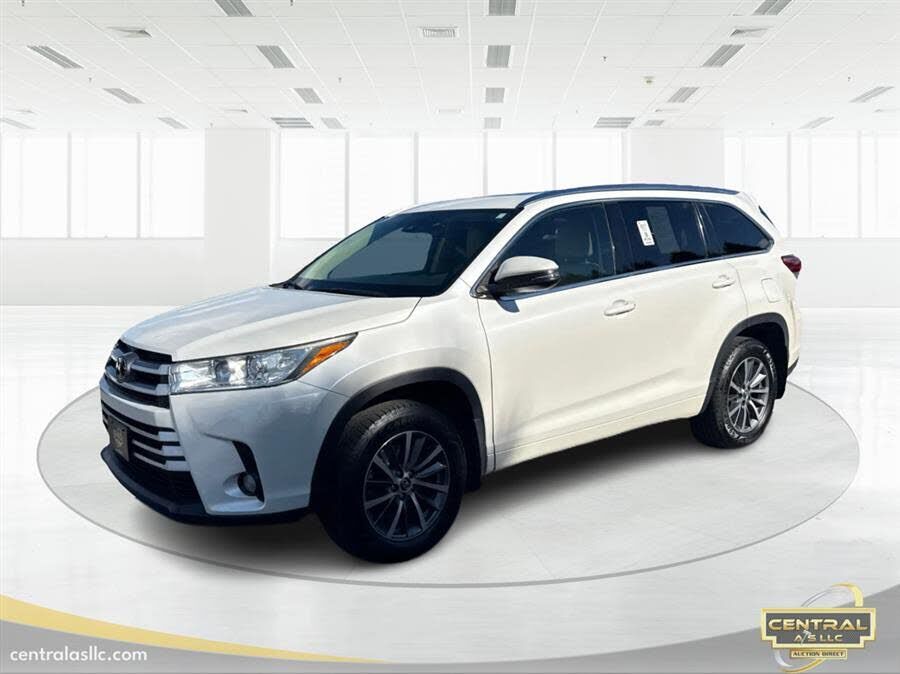 2017 TOYOTA Highlander