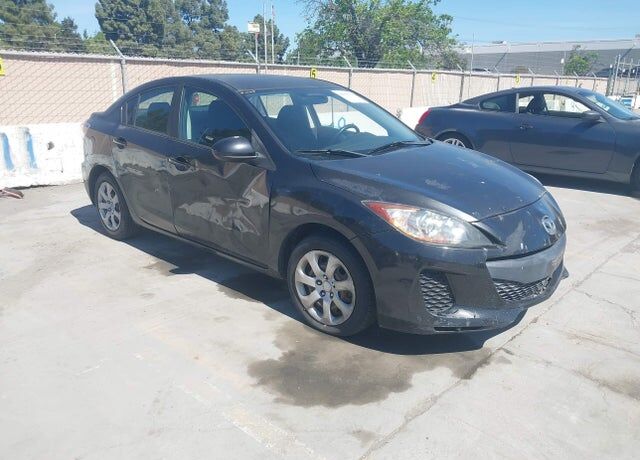 2012 MAZDA Mazda3