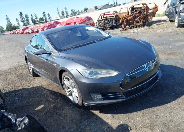 2015 TESLA Model S