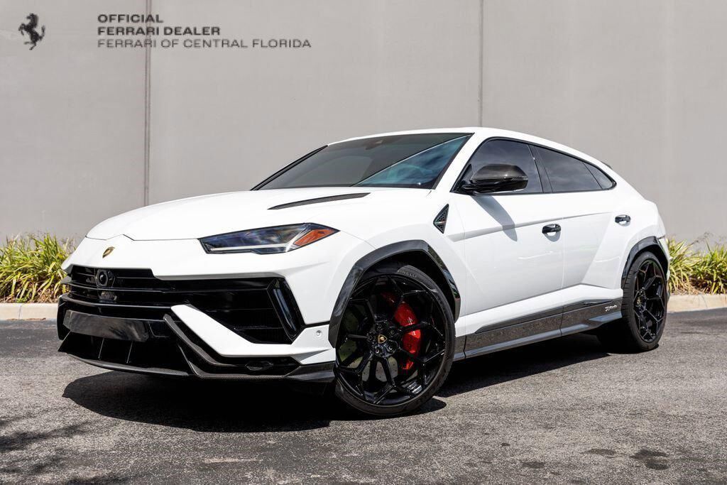 2024 LAMBORGHINI URUS