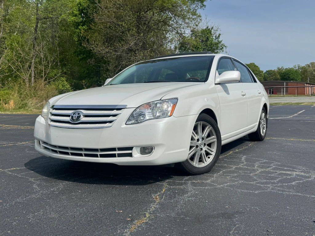 2005 TOYOTA Avalon