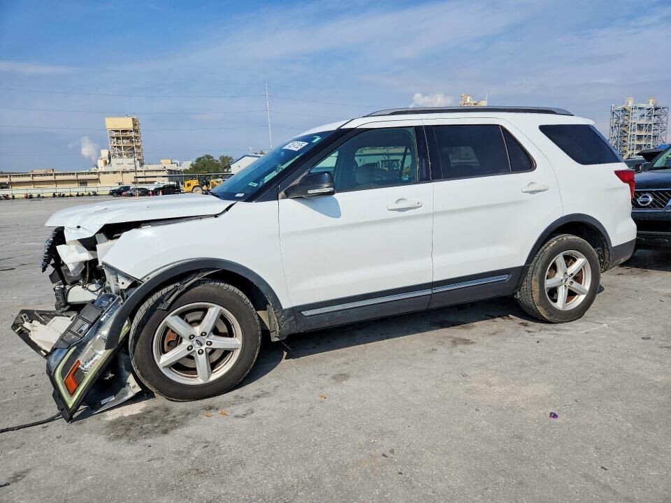2017 FORD Explorer