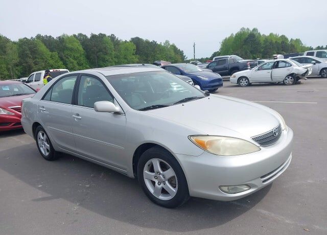 2004 TOYOTA Camry