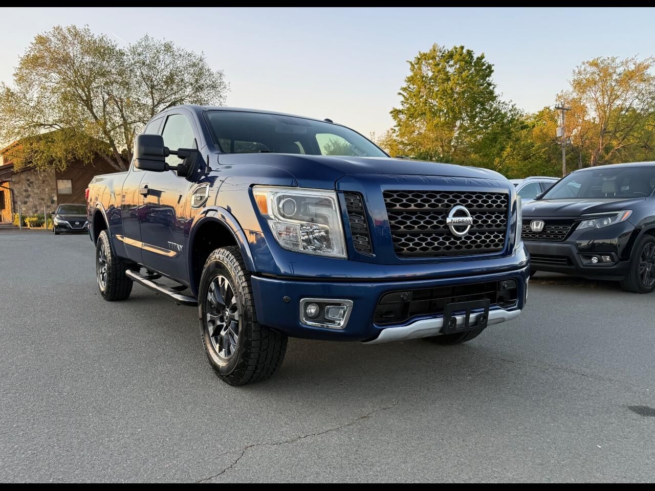 2017 NISSAN Titan