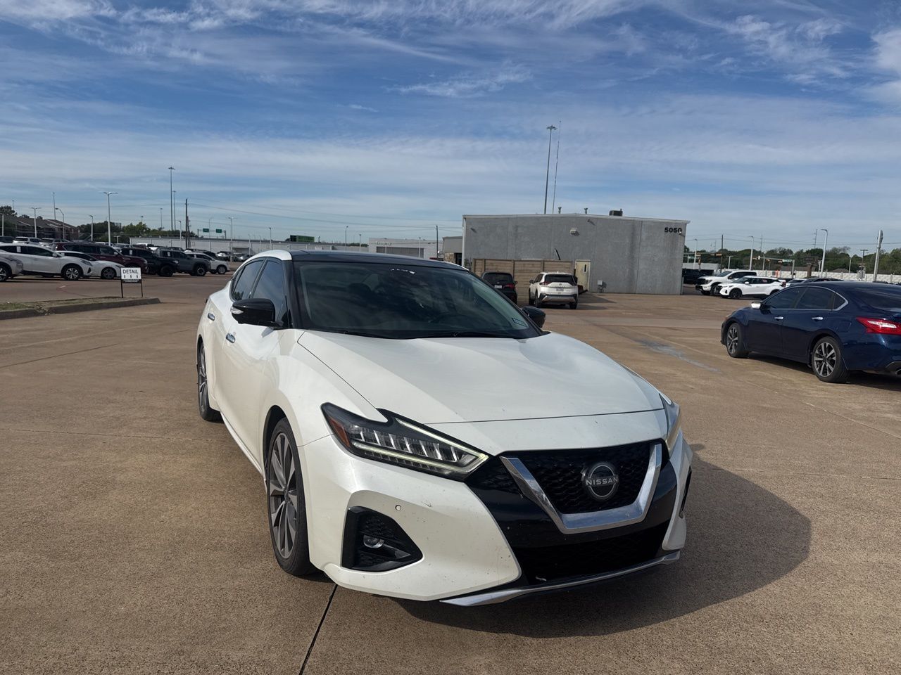 2023 NISSAN Maxima