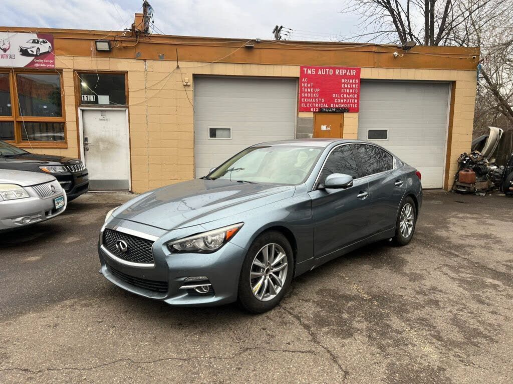 2016 INFINITI Q50
