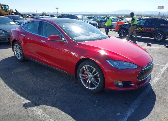 2015 TESLA Model S