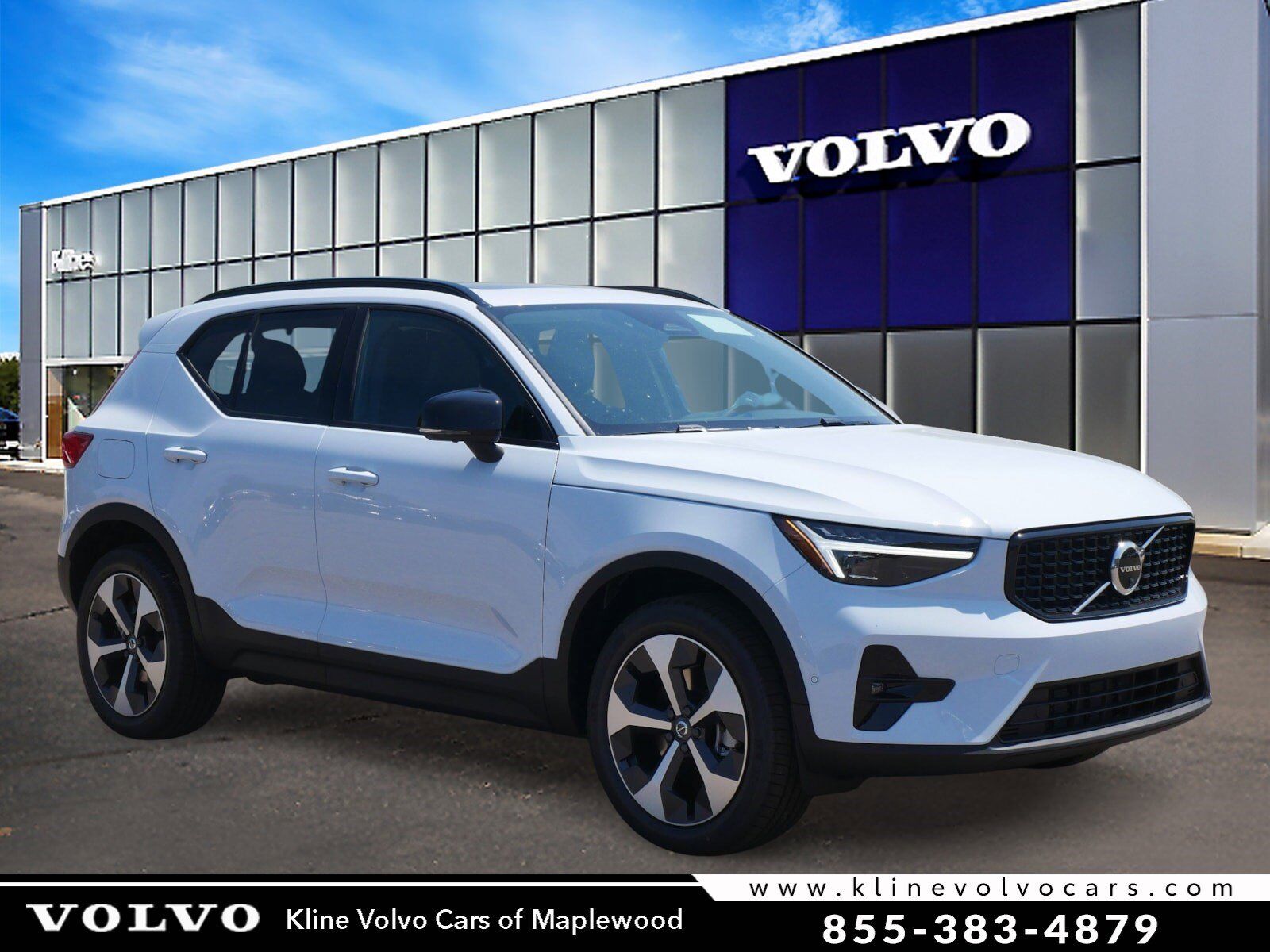 2026 VOLVO XC40
