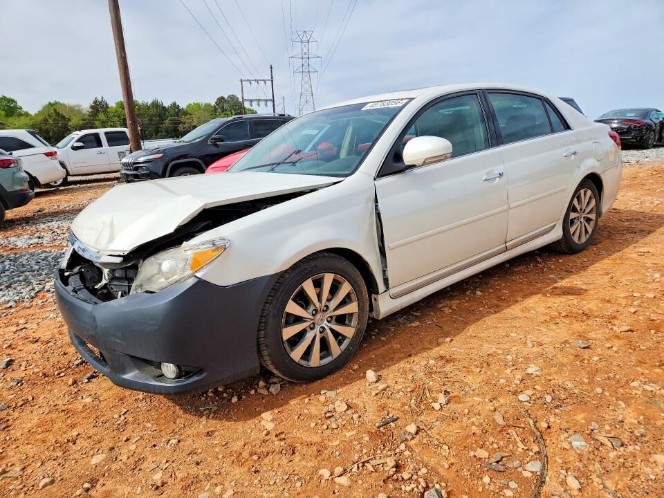 2011 TOYOTA Avalon