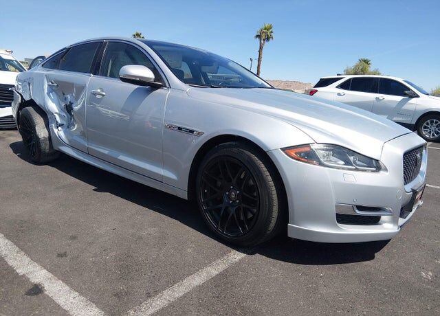 2016 JAGUAR XJ