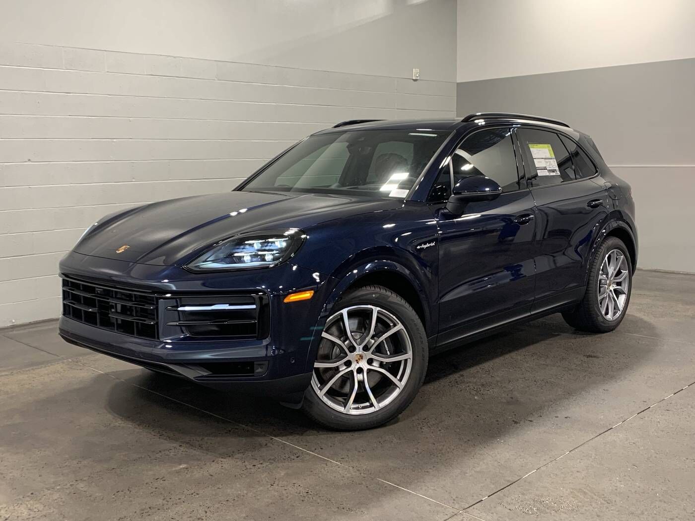 2025 PORSCHE Cayenne