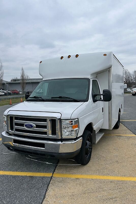 2015 FORD E-350