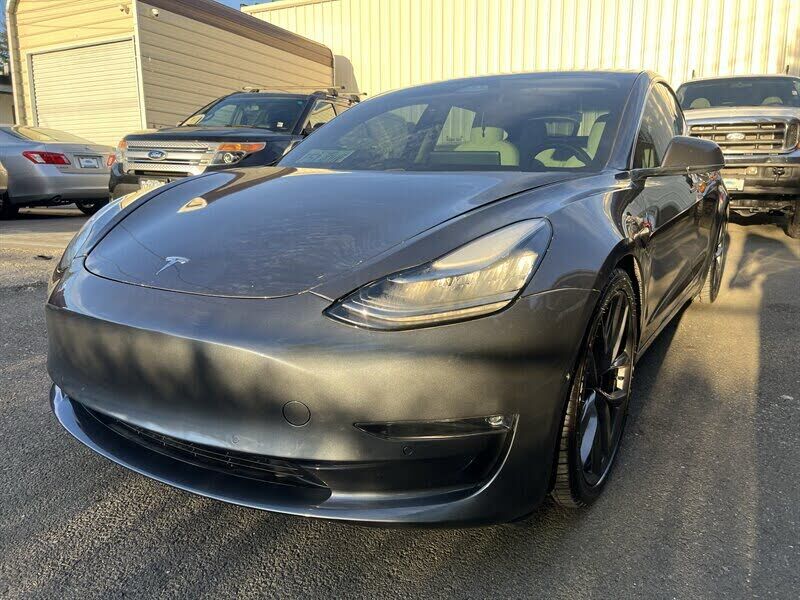 2018 TESLA Model 3