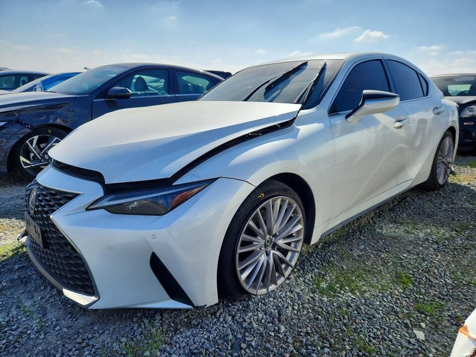 2022 LEXUS IS