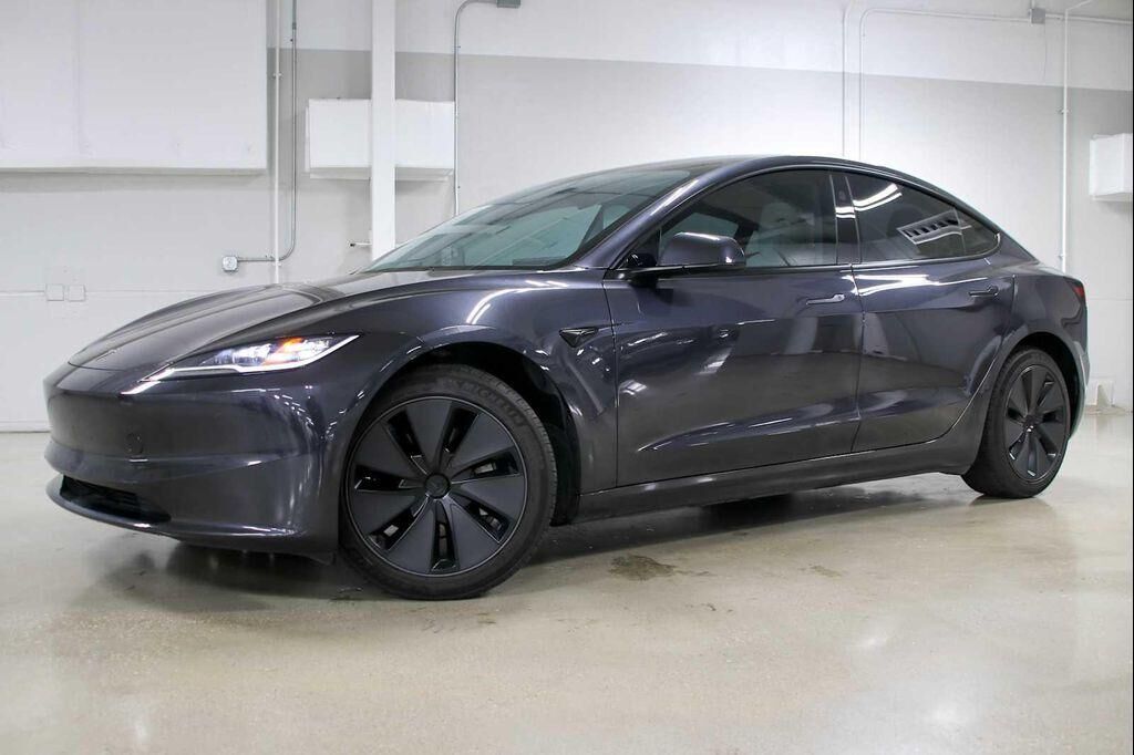 2024 TESLA Model 3