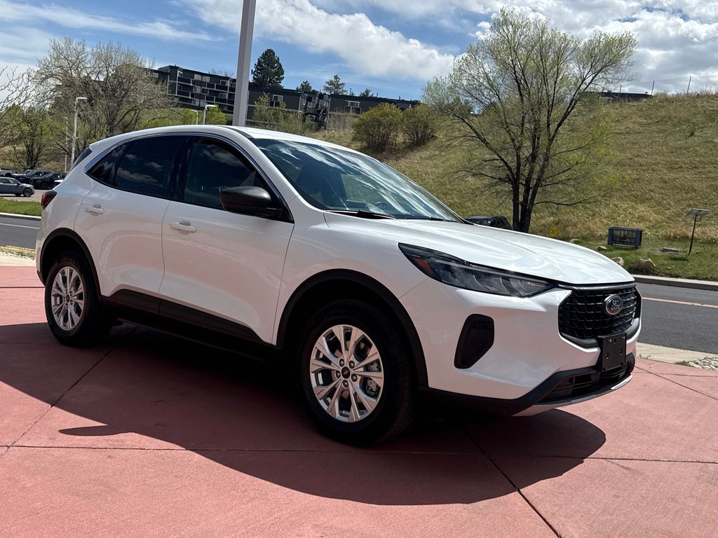 2024 FORD Escape