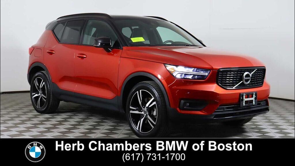 2021 VOLVO XC40