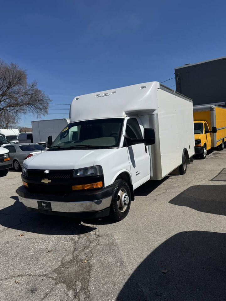 2022 CHEVROLET Express