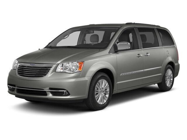 2013 CHRYSLER Town and Country