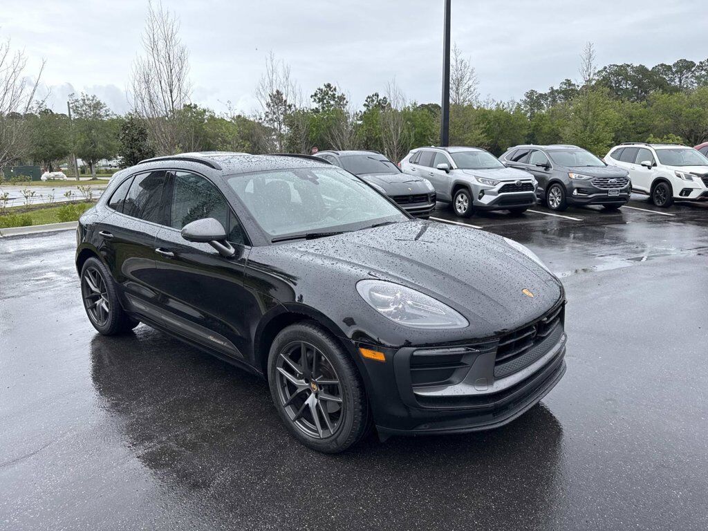 2023 PORSCHE Macan