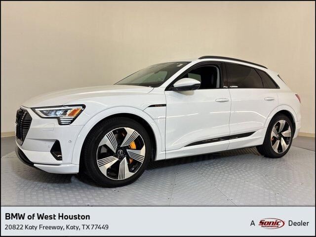 2022 AUDI e-tron