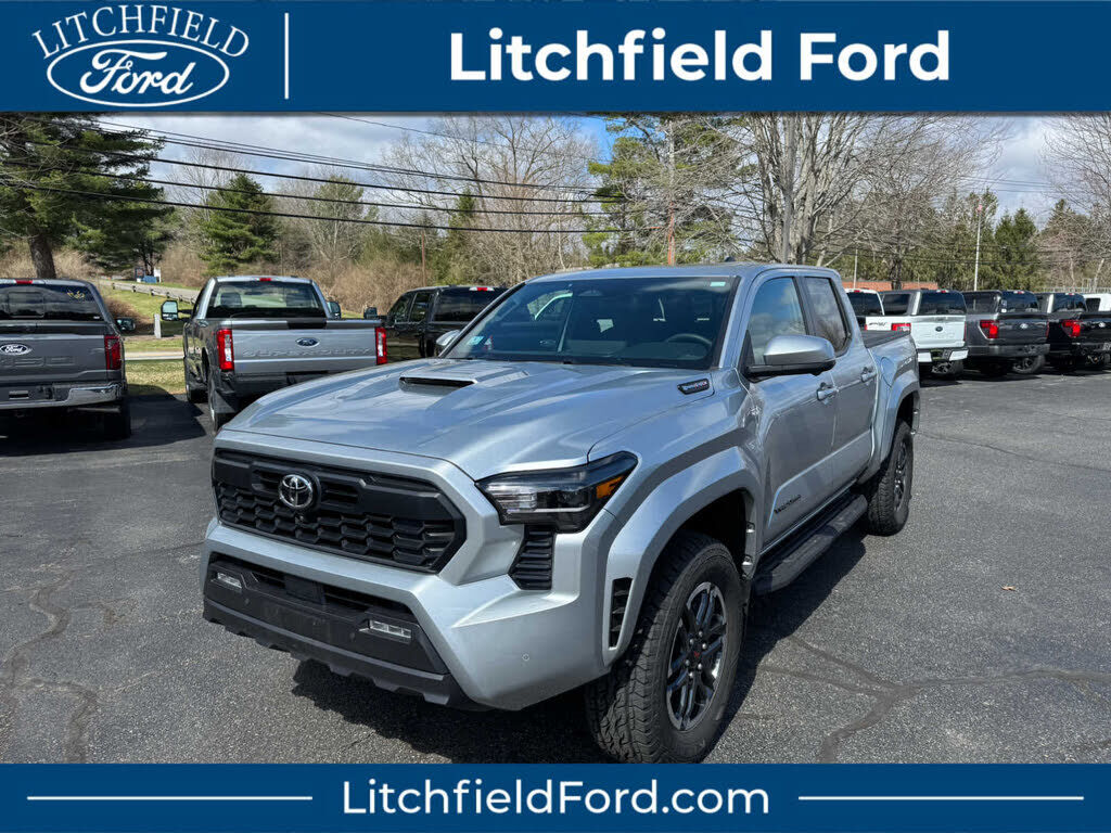 2024 TOYOTA Tacoma