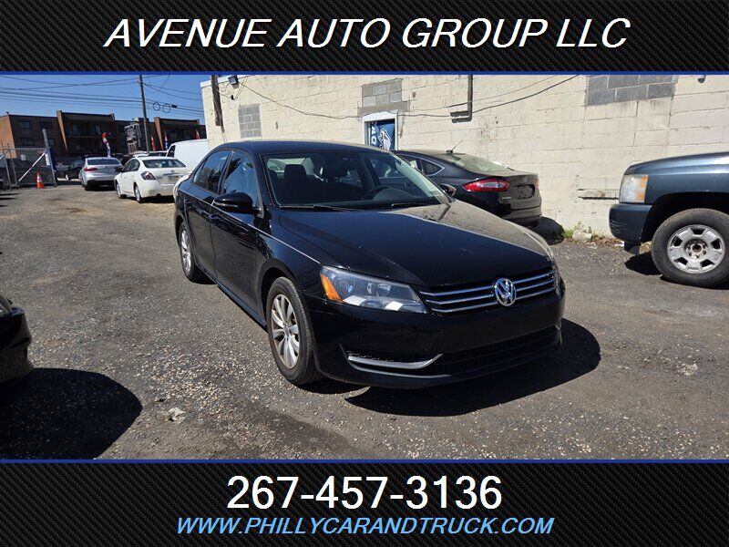 2012 VOLKSWAGEN Passat