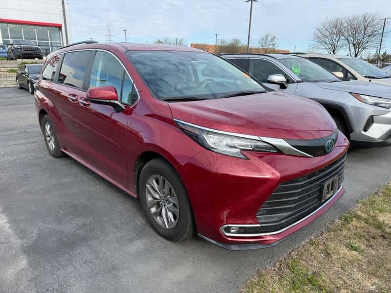 2023 TOYOTA Sienna