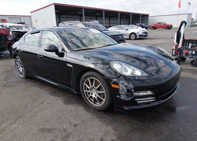 2011 PORSCHE Panamera