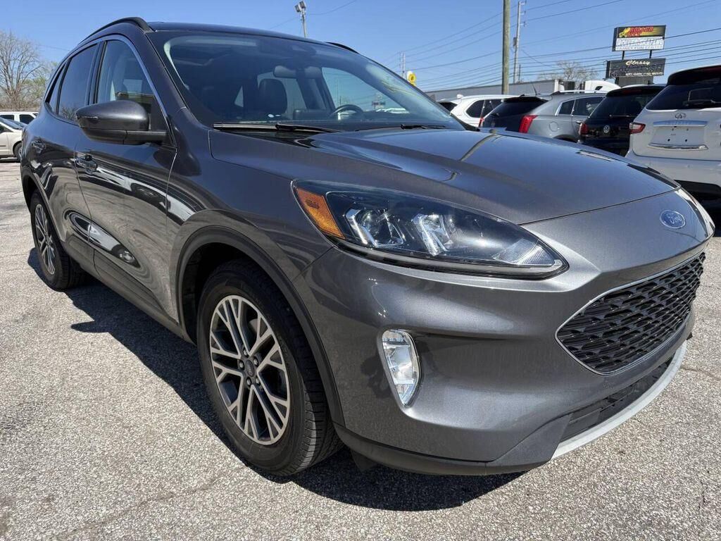 2021 FORD Escape