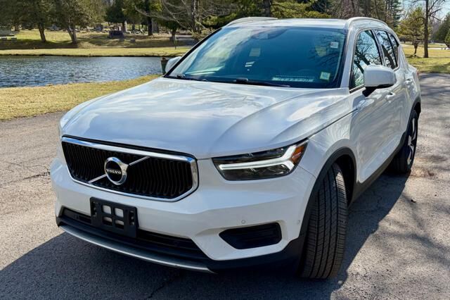 2019 VOLVO XC40