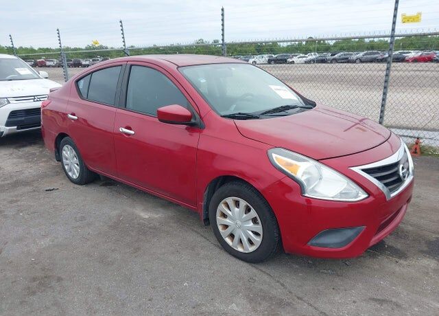 2015 NISSAN Versa