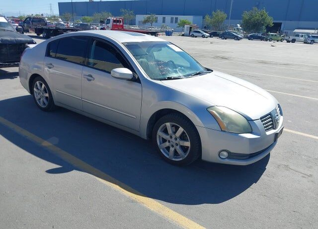 2004 NISSAN Maxima