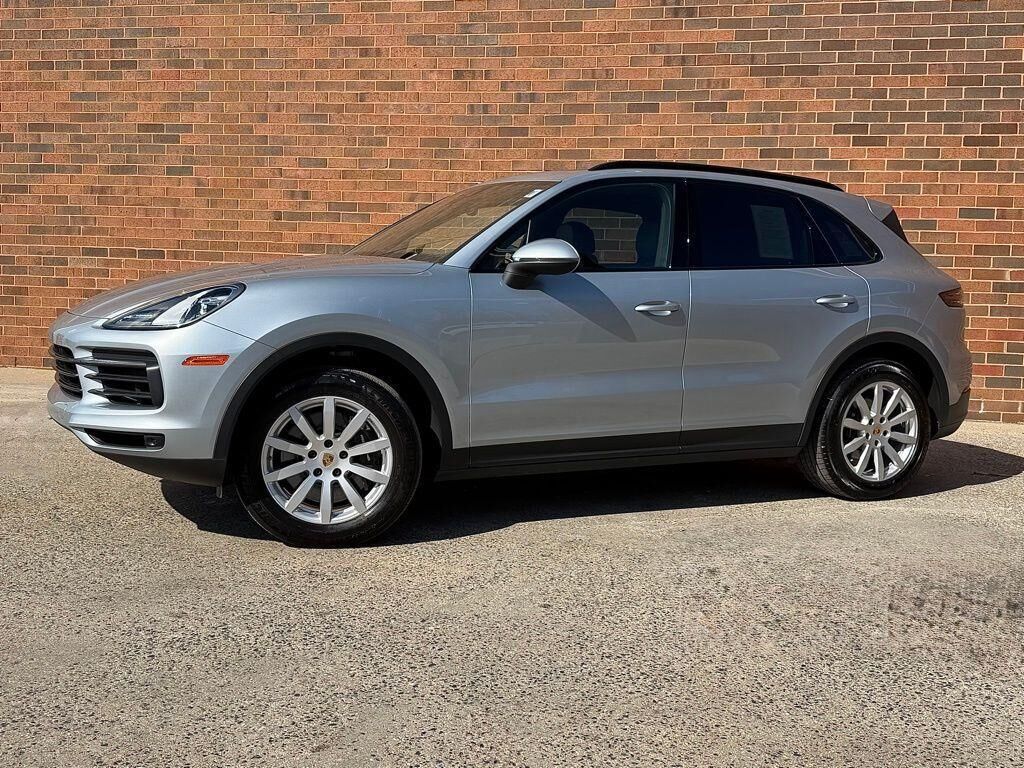 2023 PORSCHE Cayenne
