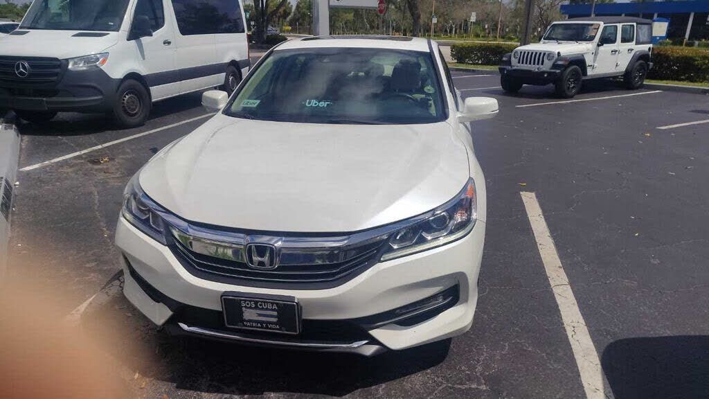 2017 HONDA Accord