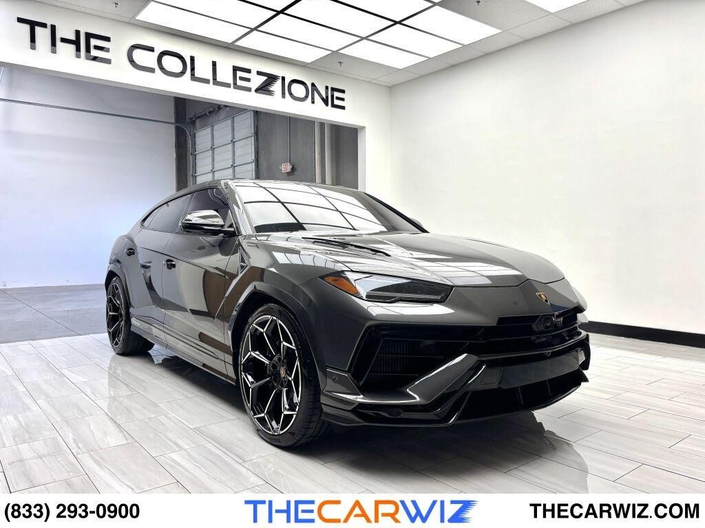 2023 LAMBORGHINI URUS