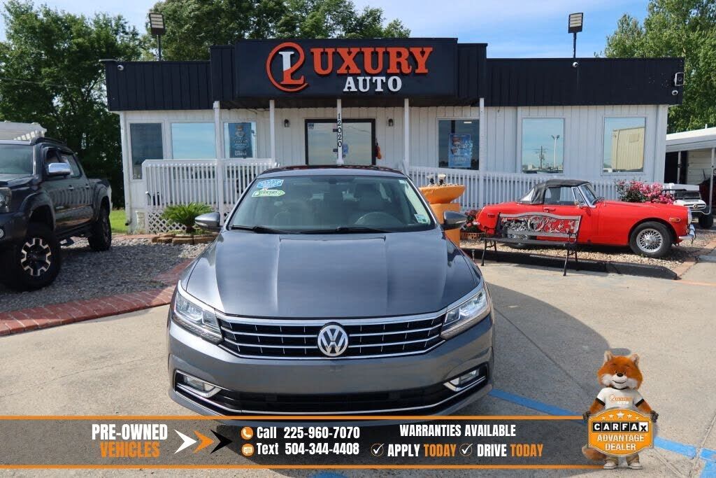 2017 VOLKSWAGEN Passat