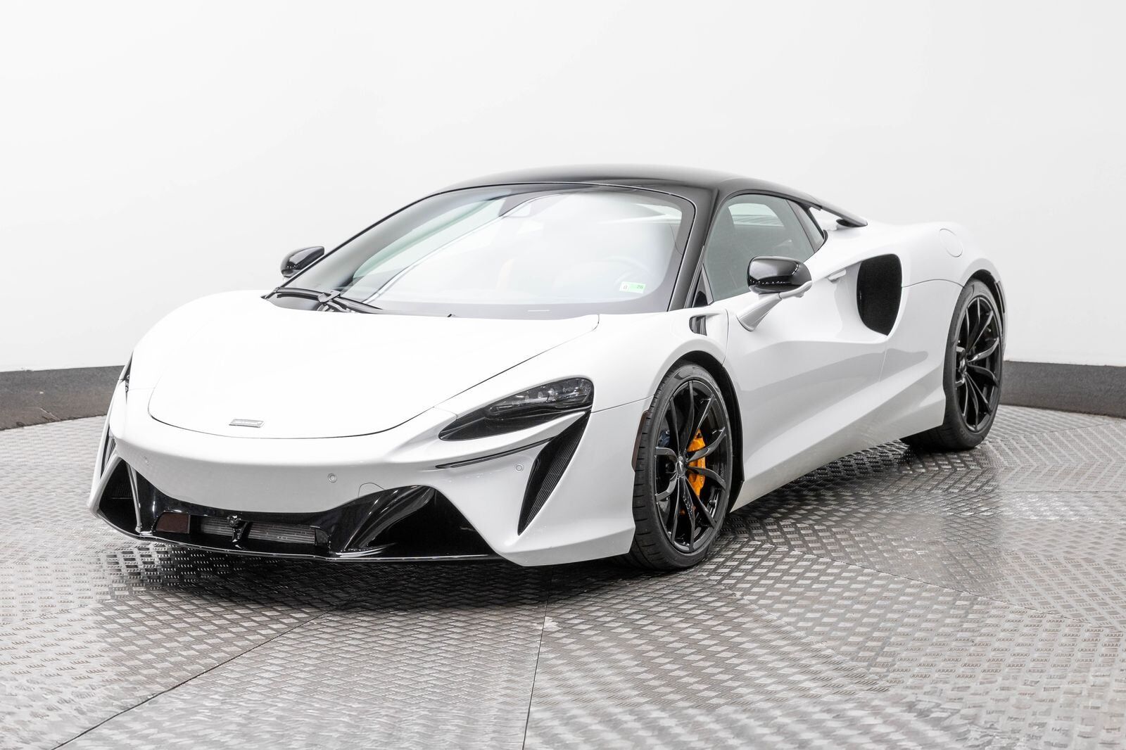 2023 MCLAREN ARTURA