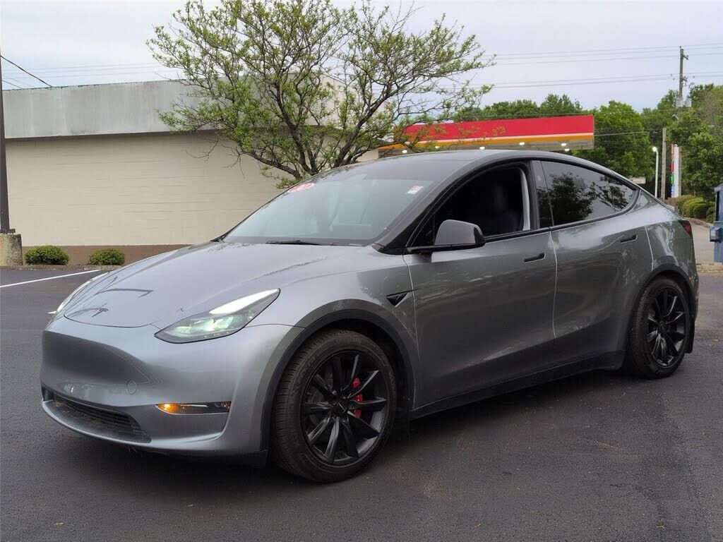 2024 TESLA Model Y