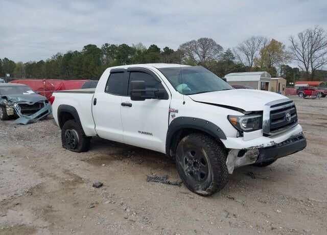 2010 TOYOTA Tundra