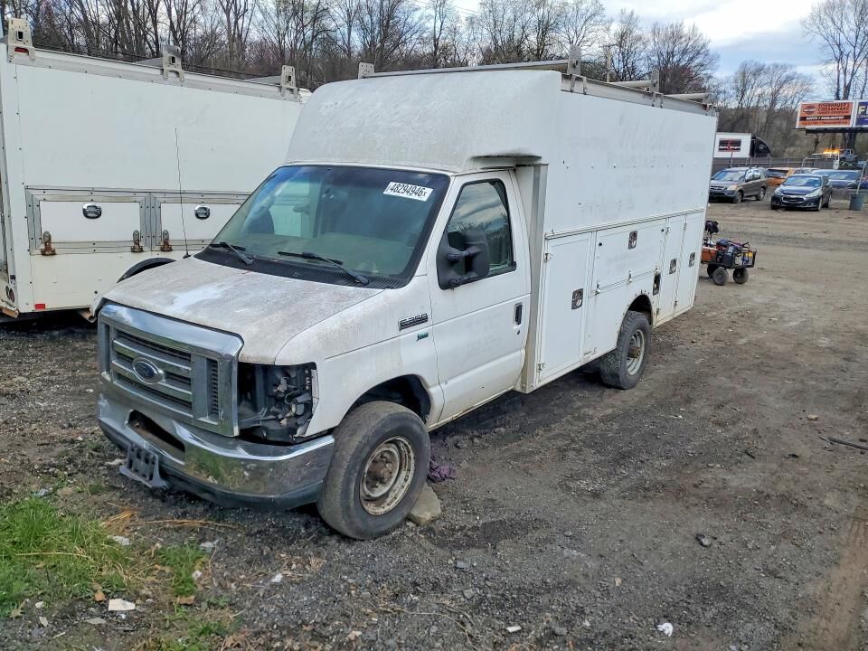 2013 FORD E-350
