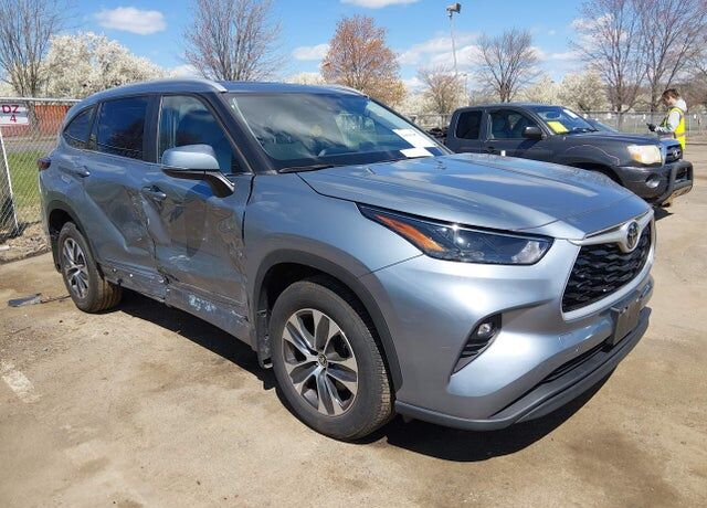 2024 TOYOTA Highlander