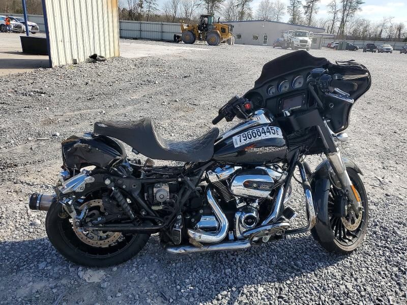 2018 HARLEY DAVIDSON FLHX / Street Glide