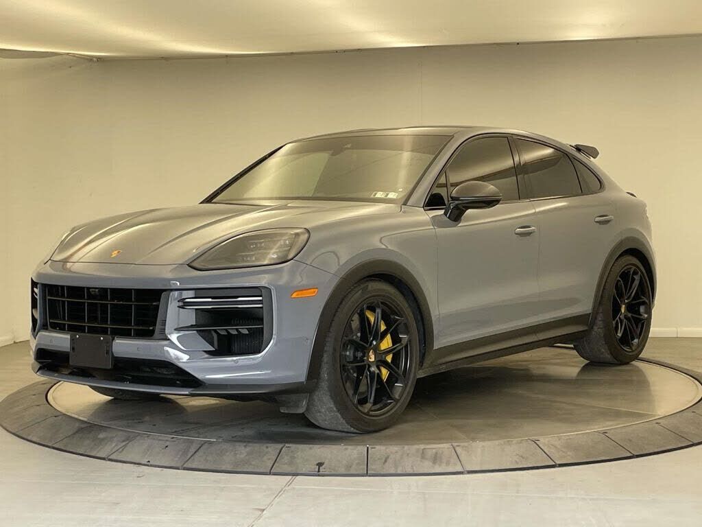 2024 PORSCHE Cayenne