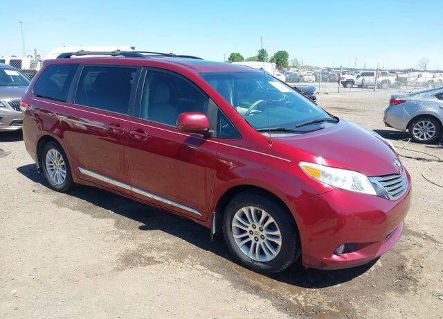 2012 TOYOTA Sienna