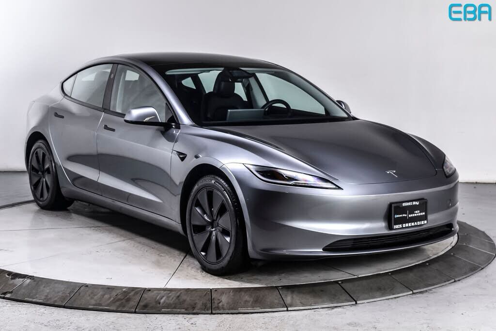 2025 TESLA Model 3