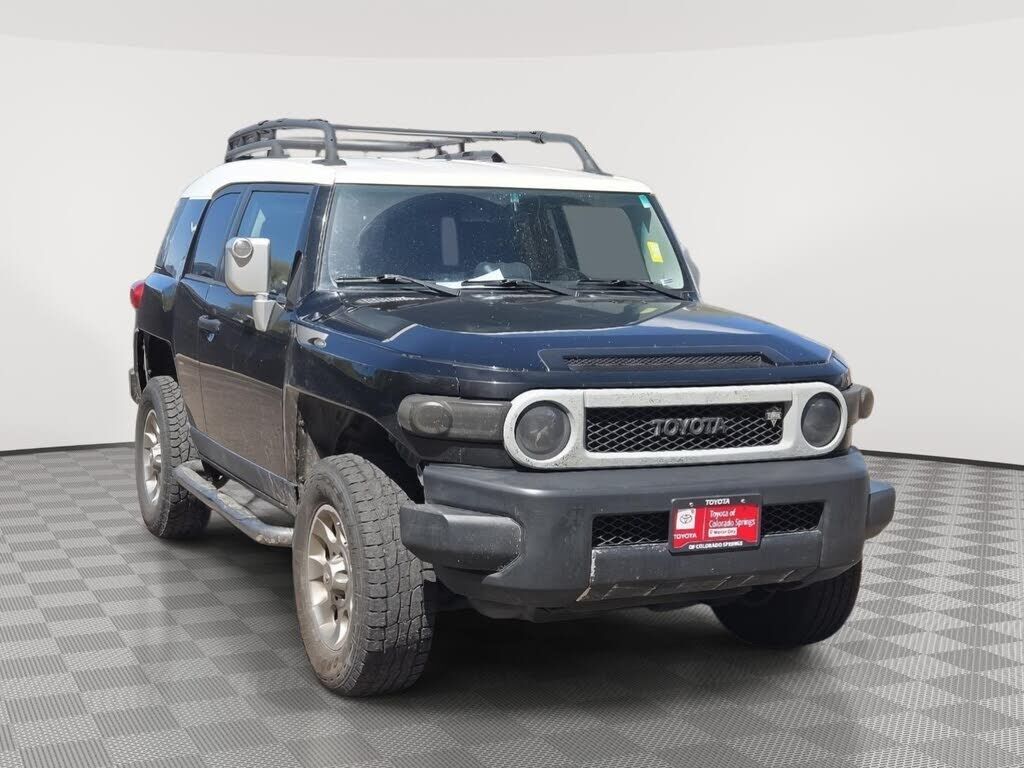 2011 TOYOTA FJ Cruiser