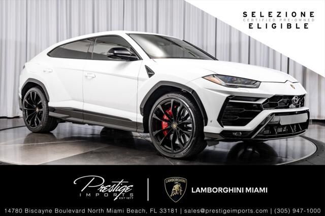 2022 LAMBORGHINI URUS