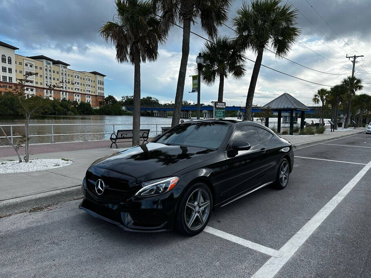 2017 MERCEDES-BENZ C-Class