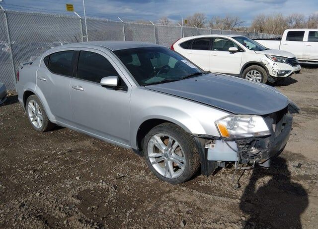 2012 DODGE Avenger